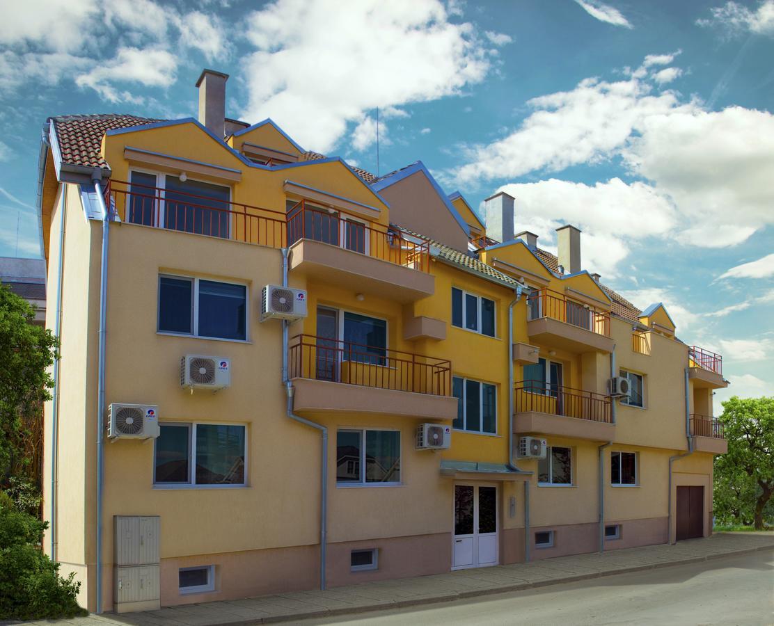 Central Point Apartments Ruse Extérieur photo